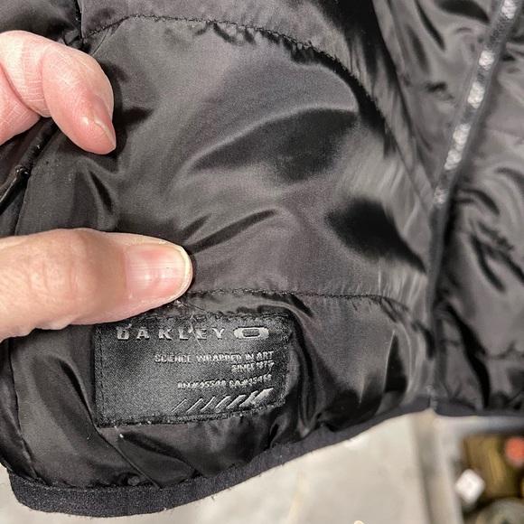 Oakley Black and Orange reversible Quilted Vest - Picture 3 of 8